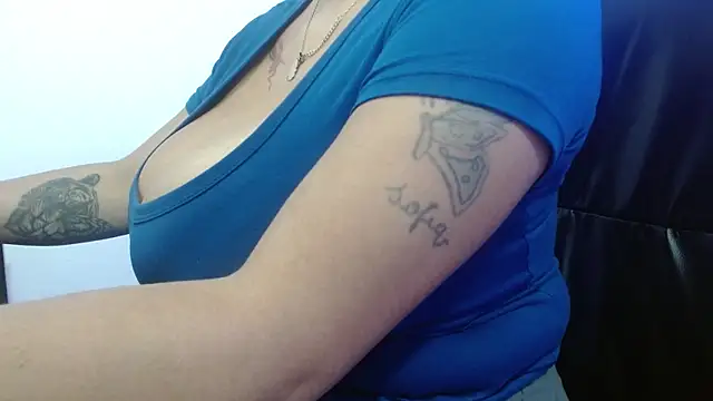 violletha online show from April 2026 12:12:01 PM