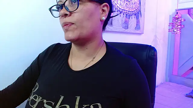 Snapshot of violletha chatting on May 2026 12:31:01 PM violletha online show from May 2026 12:31:01 PM