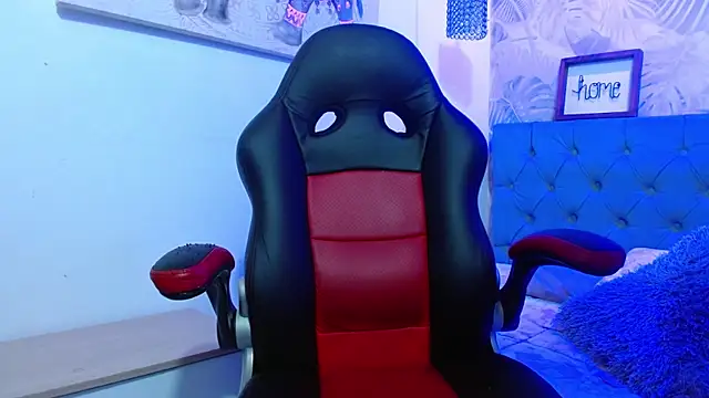 Snapshot of violletha chatting on December 2025 12:26:01 PM violletha online show from December 2025 12:26:01 PM