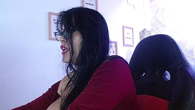 Snapshot of violletha chatting on March 2025 12:33:02 PM violletha online show from March 2025 12:33:02 PM
