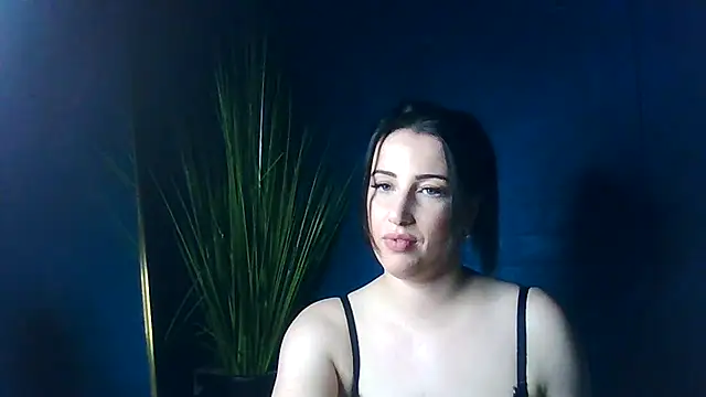 Snapshot of LuLuLover89 chatting on January 2025 11:21:02 PM LuLuLover89 online show from January 2025 11:21:02 PM