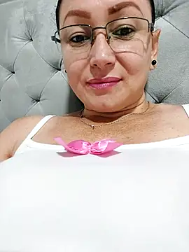 milly sanchez online show from June 2026 06:56:01 PM