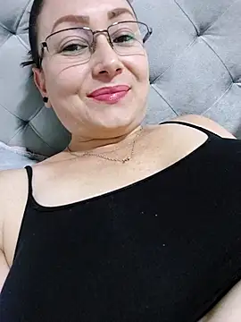 milly sanchez online show from June 2026 06:19:02 PM