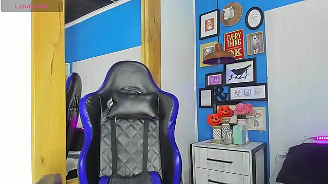 Drake Nassir4 online show from October 2025 09:54:01 PM