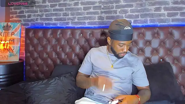 Drake Nassir4 online show from November 2025 03:56:01 PM