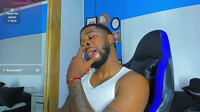 Drake Nassir4 online show from October 2025 09:11:02 AM