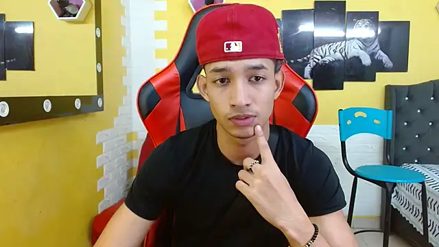 jose sexycumm online show from October 2025 07:33:02 PM