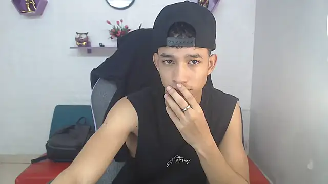 Snapshot of jose_sexycumm chatting on March 2025 08:08:02 PM jose sexycumm online show from March 2025 08:08:02 PM