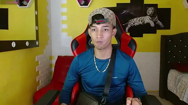 jose sexycumm online show from November 2025 07:40:02 PM