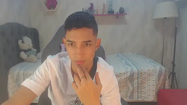 Snapshot of jose_sexycumm chatting on January 2025 03:11:01 AM jose sexycumm online show from January 2025 03:11:01 AM