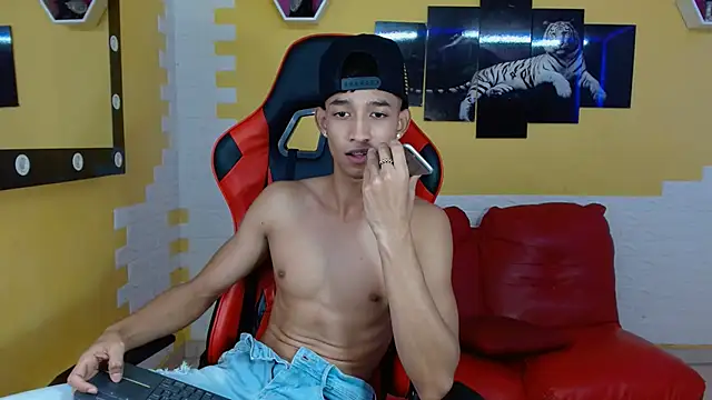 Snapshot of jose_sexycumm chatting on February 2025 11:30:01 PM jose sexycumm online show from February 2025 11:30:01 PM