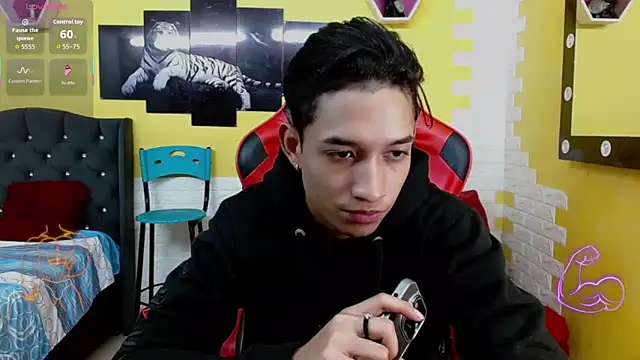 jose sexycumm online show from December 2025 07:20:01 PM