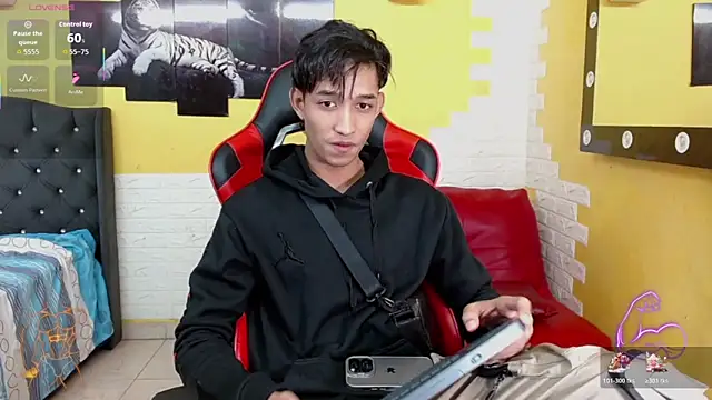 jose sexycumm online show from December 2025 06:46:01 PM