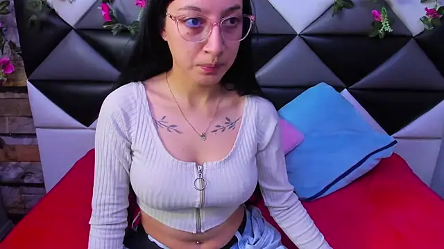 Katty Queen online show from November 2025 12:59:01 PM