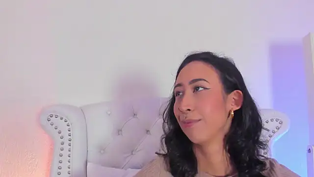 GabyPetit online show from April 2026 07:48:01 PM