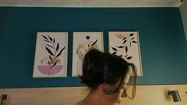 Snapshot of GabyPetit chatting on November 2025 08:12:01 PM GabyPetit online show from November 2025 08:12:01 PM