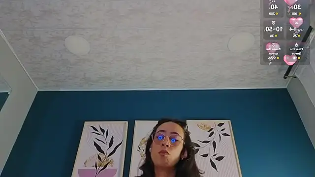 Snapshot of GabyPetit chatting on October 2025 07:55:01 PM GabyPetit online show from October 2025 07:55:01 PM