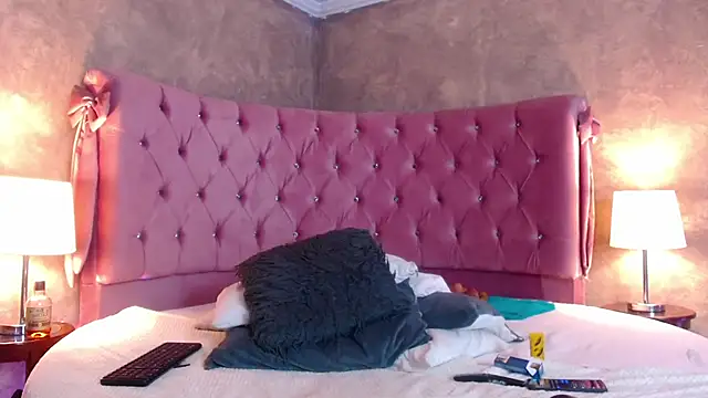 Snapshot of GabyPetit chatting on March 2025 12:20:02 AM GabyPetit online show from March 2025 12:20:02 AM