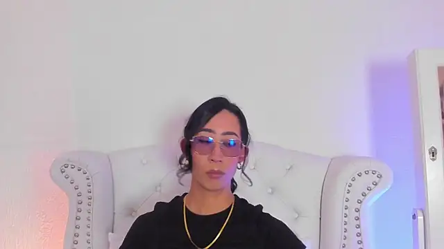 GabyPetit online show from April 2026 07:48:02 PM