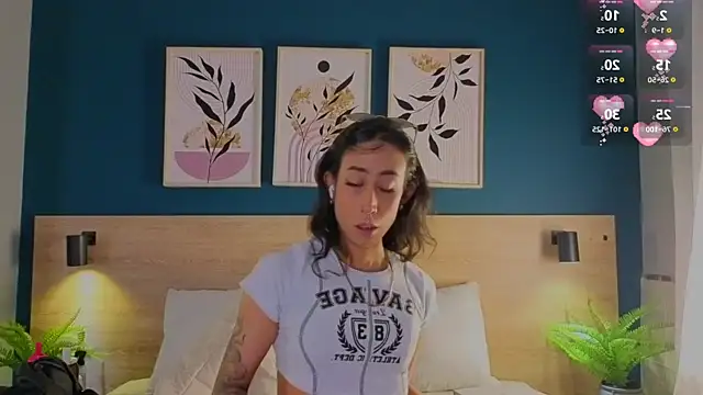 Snapshot of GabyPetit chatting on October 2025 08:28:02 PM GabyPetit online show from October 2025 08:28:02 PM