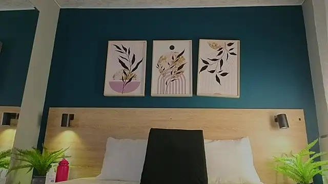 Snapshot of GabyPetit chatting on October 2025 07:54:02 PM GabyPetit online show from October 2025 07:54:02 PM