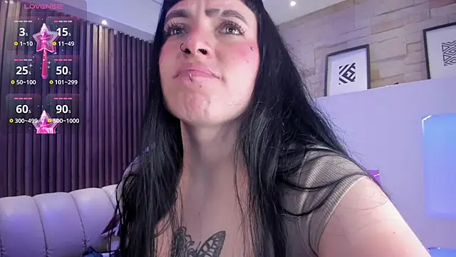 Lucy Smith2 online show from November 2025 03:32:02 AM