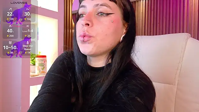 Lucy Smith2 online show from November 2025 03:43:01 AM