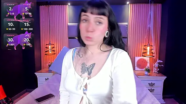 Lucy Smith2 online show from November 2025 04:07:01 AM