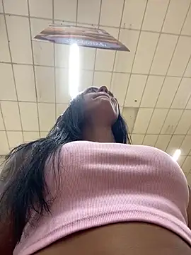 Elamesmamorena online show from February 2026 10:07:01 PM