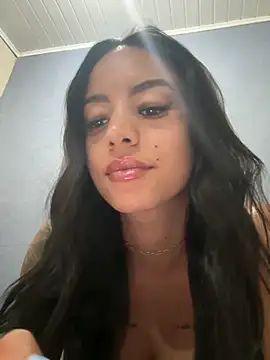 Elamesmamorena online show from April 2026 10:38:02 PM