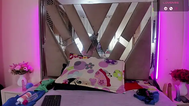 LILITH TORRES1 online show from April 2026 10:23:02 PM