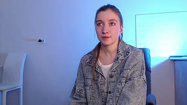 Eva Hailey  online show from March 2026 04:12:01 AM