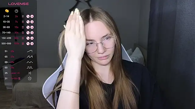 littlevildevil online show from February 2026 10:53:02 AM