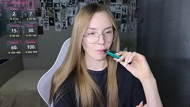 littlevildevil online show from February 2026 10:59:01 AM