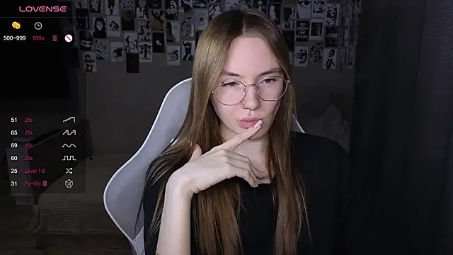 littlevildevil online show from April 2026 11:01:02 AM