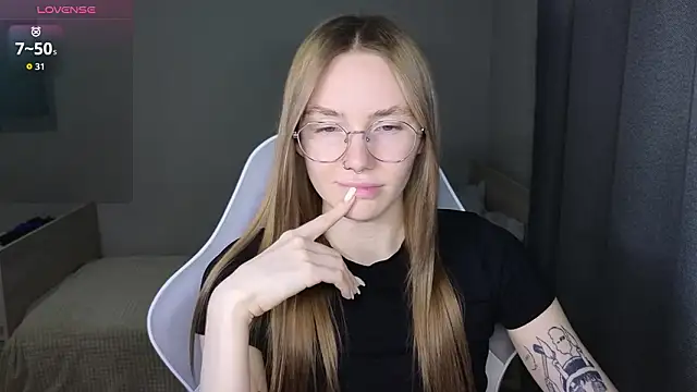 littlevildevil online show from February 2026 11:07:01 AM