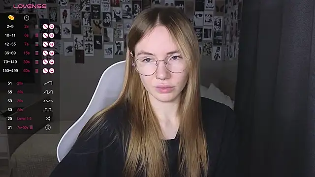 littlevildevil online show from April 2026 10:00:01 AM