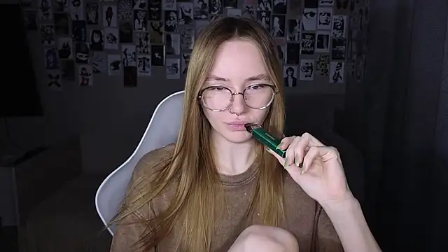littlevildevil online show from May 2026 07:40:02 AM