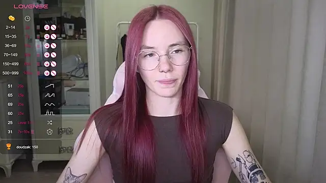 Snapshot of littlevildevil chatting on September 2025 11:03:01 AM littlevildevil online show from September 2025 11:03:01 AM