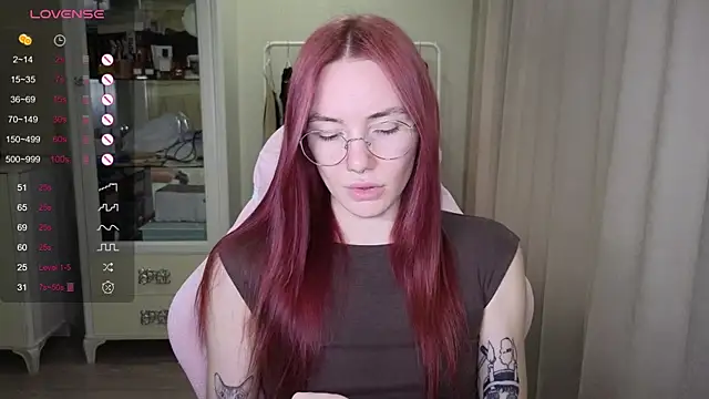 Snapshot of littlevildevil chatting on September 2025 11:06:02 AM littlevildevil online show from September 2025 11:06:02 AM