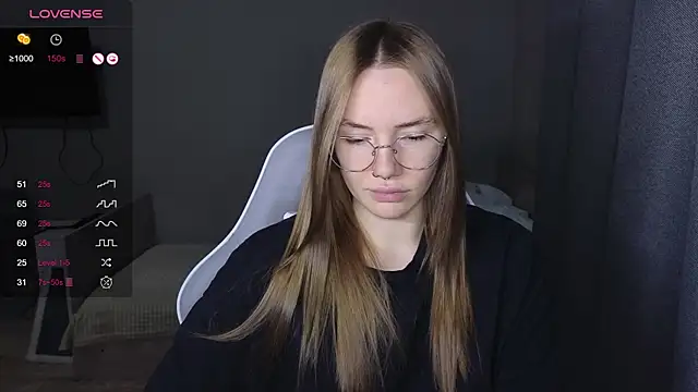 littlevildevil online show from December 2025 09:03:01 AM