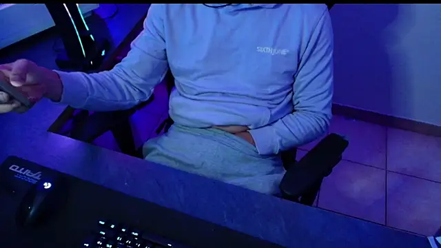 Snapshot of Vlad230323 chatting on December 2024 04:10:01 PM Vlad230323 online show from December 2024 04:10:01 PM