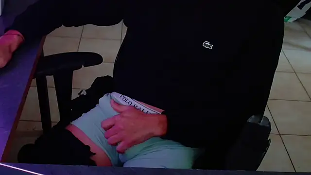 Snapshot of Vlad230323 chatting on November 2025 02:53:01 PM Vlad230323 online show from November 2025 02:53:01 PM