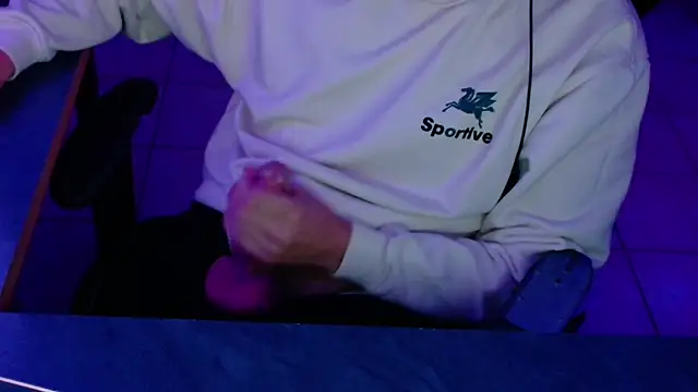 Snapshot of Vlad230323 chatting on November 2025 09:47:01 PM Vlad230323 online show from November 2025 09:47:01 PM