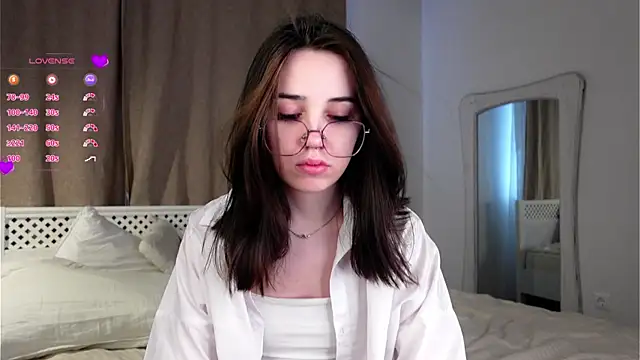 Snapshot of GillianDowdey chatting on February 2025 01:25:02 AM GillianDowdey online show from February 2025 01:25:02 AM