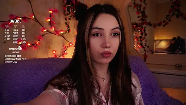 GillianDowdey online show from November 2025 02:34:01 AM