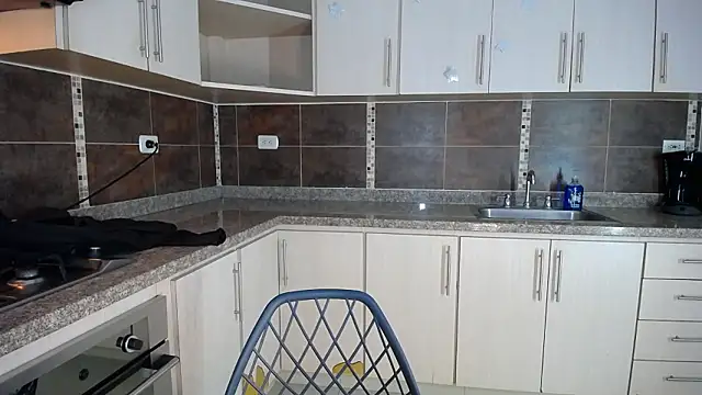 anna alvarez online show from February 2026 12:25:02 PM