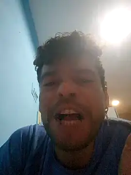 Snapshot of BombomNutela36 chatting on January 2025 08:18:01 PM BombomNutela36 online show from January 2025 08:18:01 PM