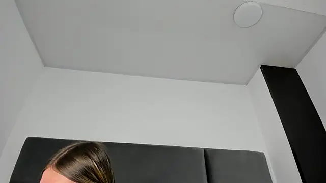 Lizz Luna online show from November 2025 06:41:02 PM