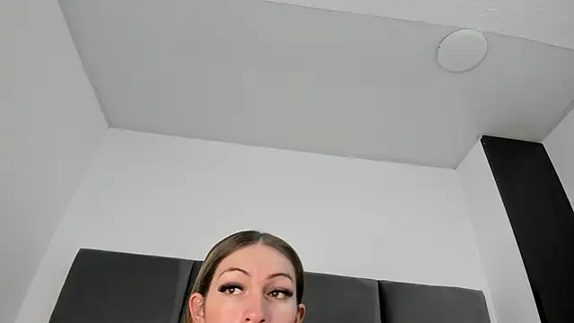 Lizz Luna online show from November 2025 09:53:01 PM